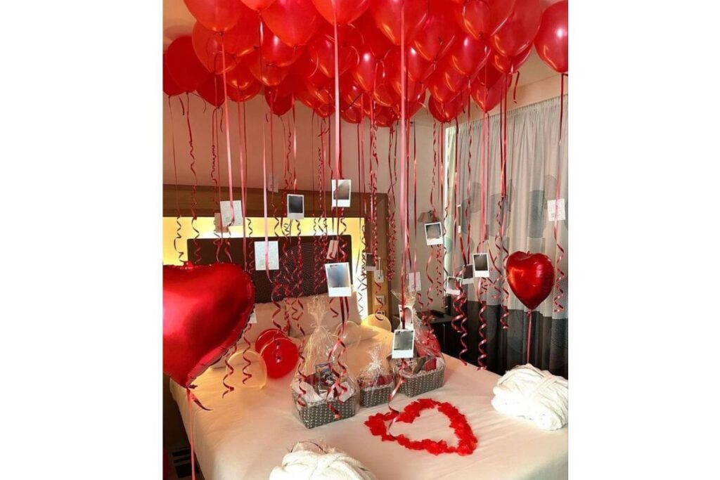 Love theme with photos-min